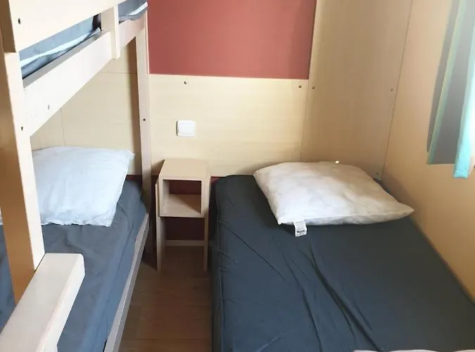 Le Phare D'opale Iii, A20 Le Portel